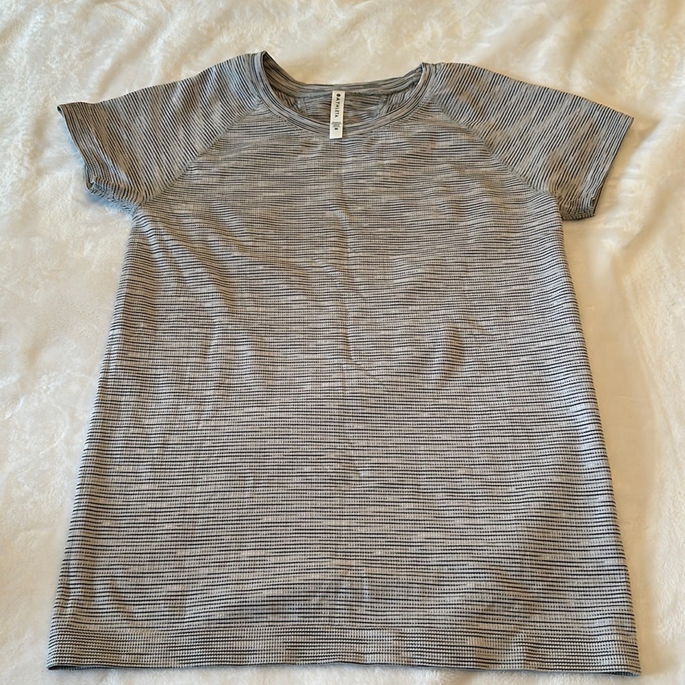 Athleta momentum top